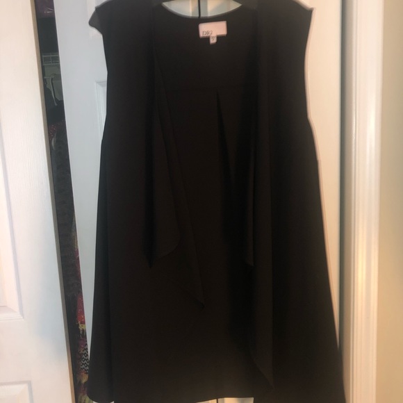 Sleeveless Plus Sized Cardigans - Picture 3 of 5